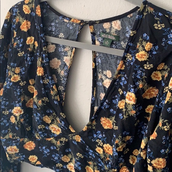 Wild fable floral set, short/ crop top size xl - Picture 2 of 8